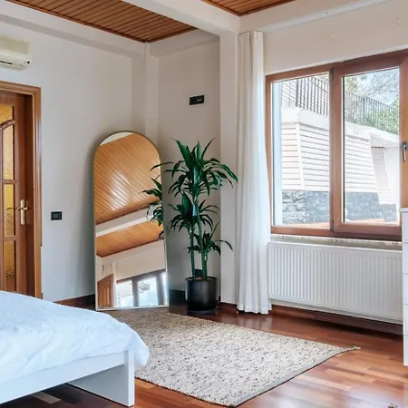Bosphorus View House With Garden 5 Min To Coast * Istanbul
