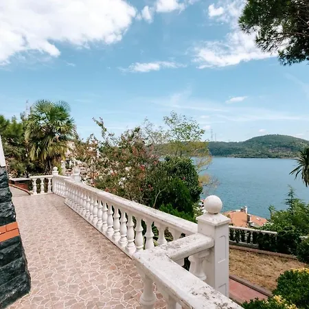 Bosphorus View House With Garden 5 Min To Coast Holiday home *