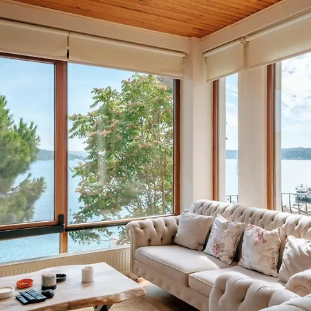 Bosphorus View House With Garden 5 Min To Coast Holiday home Istanbul